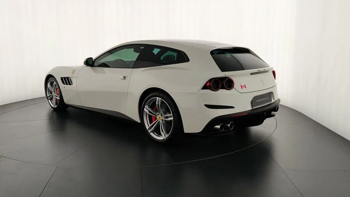 Ferrari GTC4Lusso Coupé usata a Perugia (8)