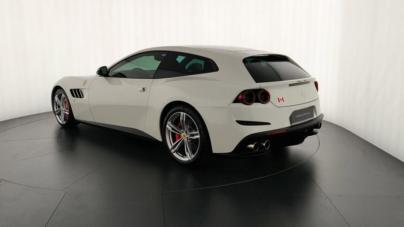 Ferrari GTC4Lusso Coupé usata a Perugia (8)