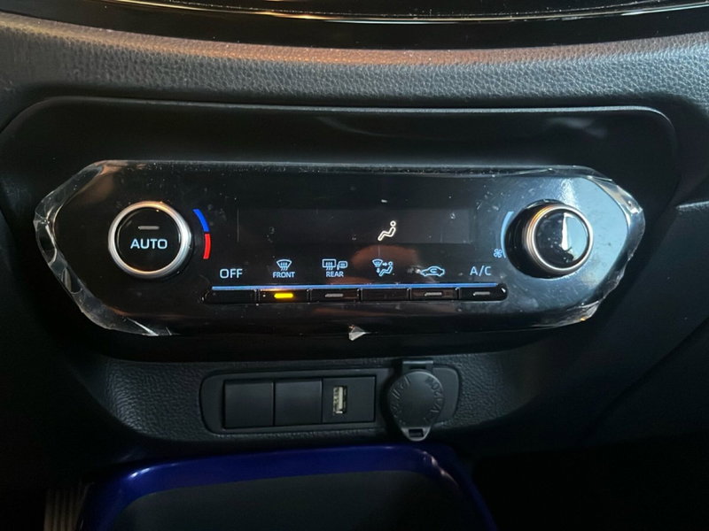 Toyota Aygo X usata a Lecce (18)