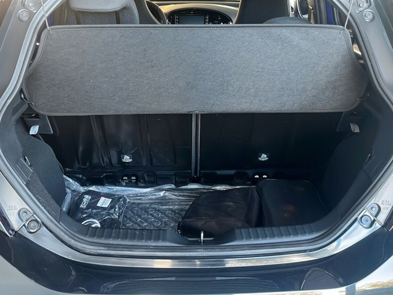 Toyota Aygo X usata a Lecce (8)