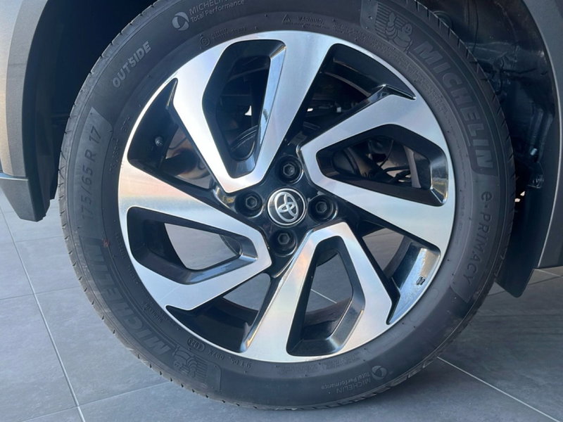 Toyota Aygo X usata a Lecce (9)