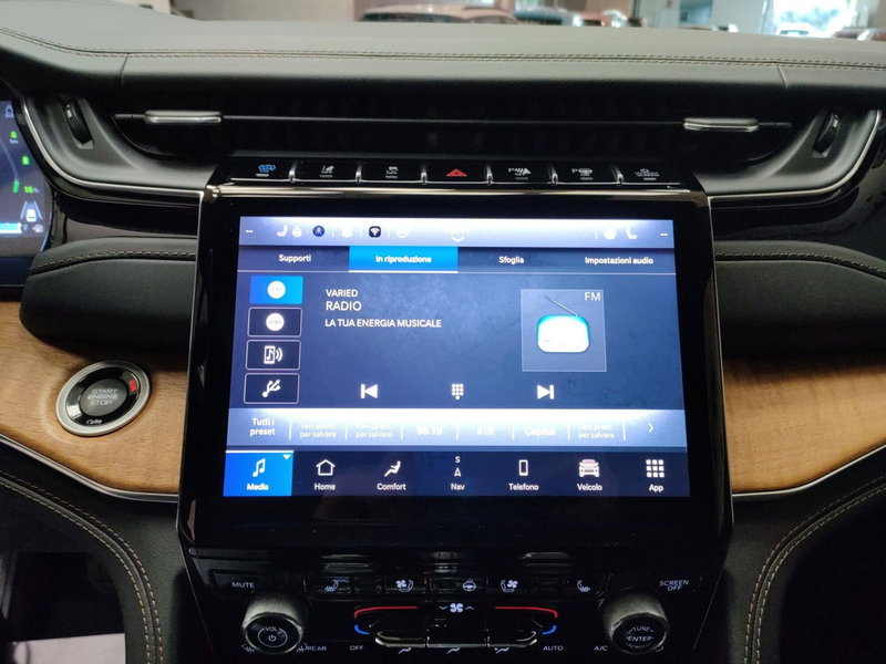 Jeep Grand Cherokee usata a Teramo (19)