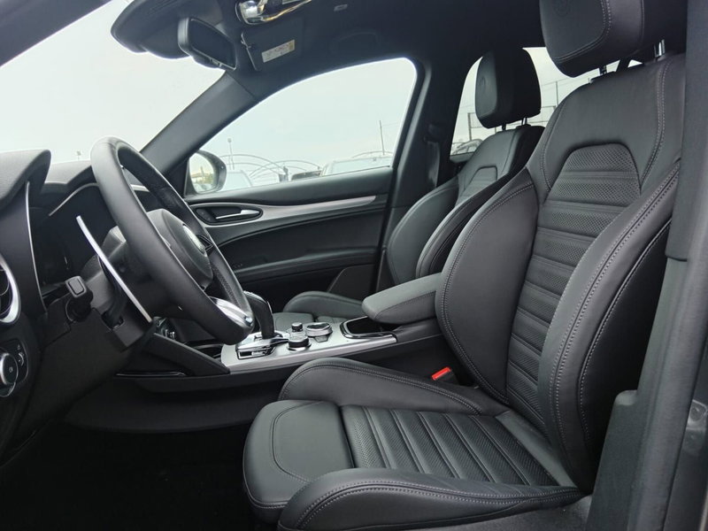 Alfa Romeo Stelvio usata a Alessandria (10)