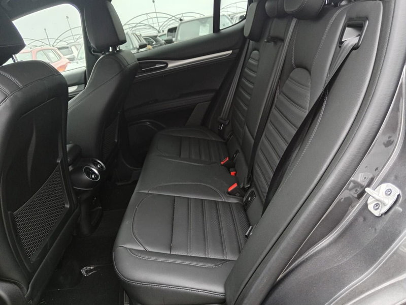 Alfa Romeo Stelvio usata a Alessandria (13)