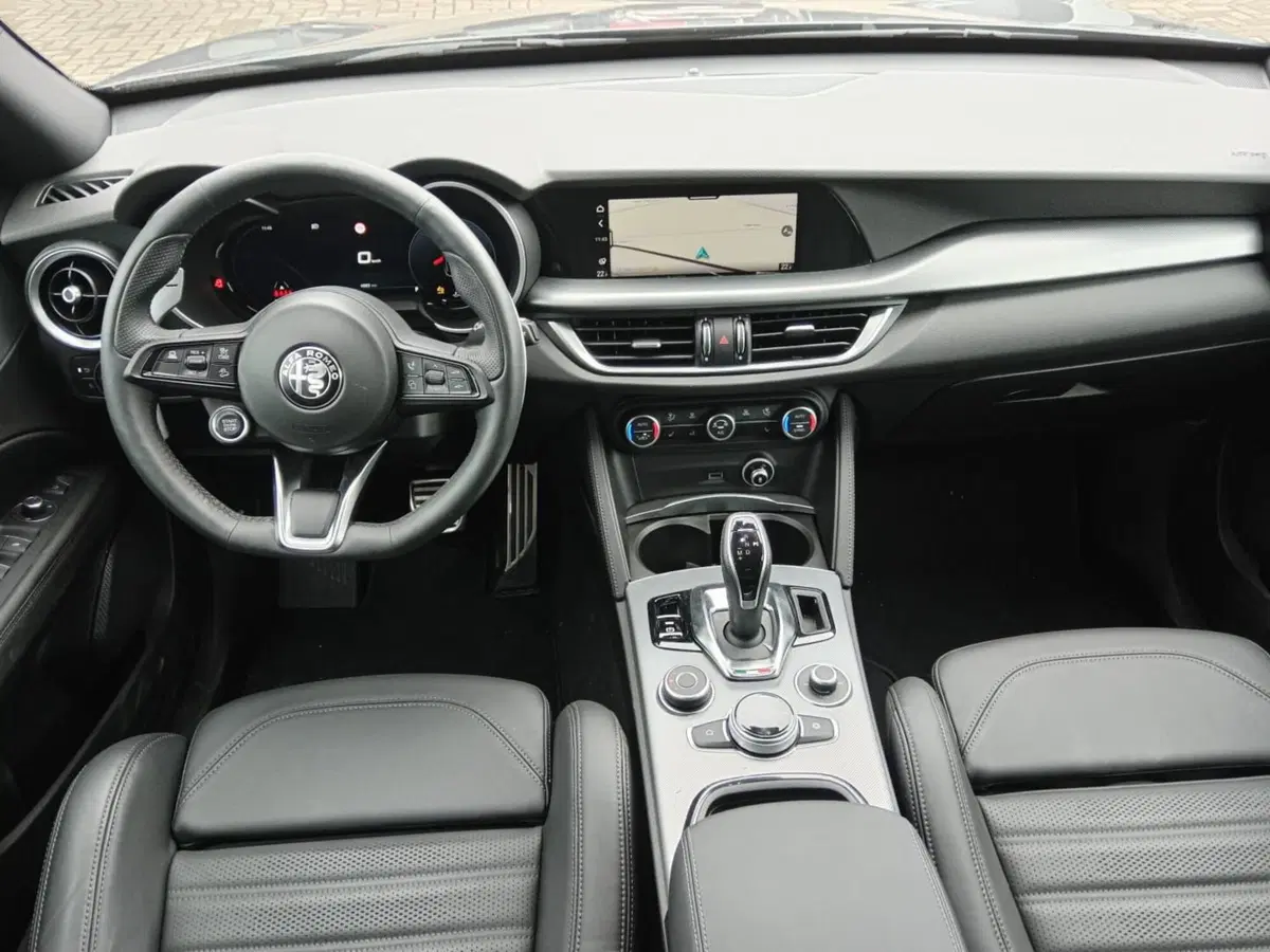 Alfa Romeo Stelvio usata a Alessandria (14)