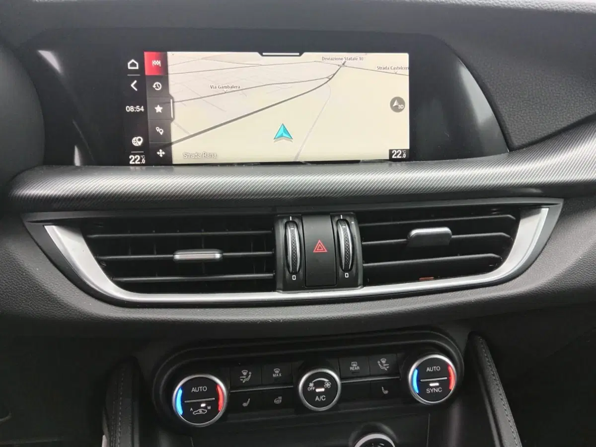 Alfa Romeo Stelvio usata a Alessandria (18)