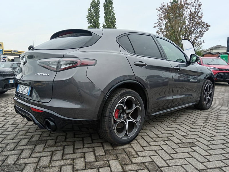 Alfa Romeo Stelvio usata a Alessandria (5)