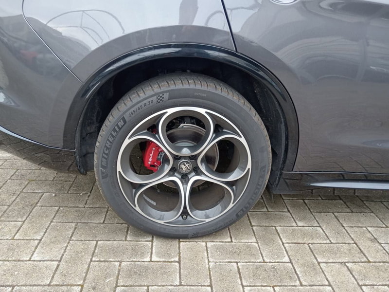 Alfa Romeo Stelvio usata a Alessandria (9)