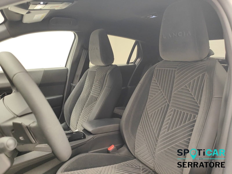 Lancia Ypsilon usata a Como (11)