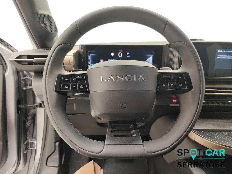 Lancia Ypsilon usata a Como (15)