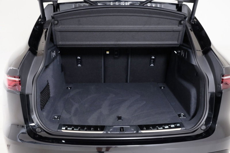 Jaguar F-Pace usata a Torino (12)