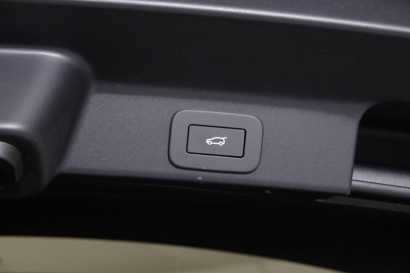 Jaguar F-Pace usata a Torino (17)