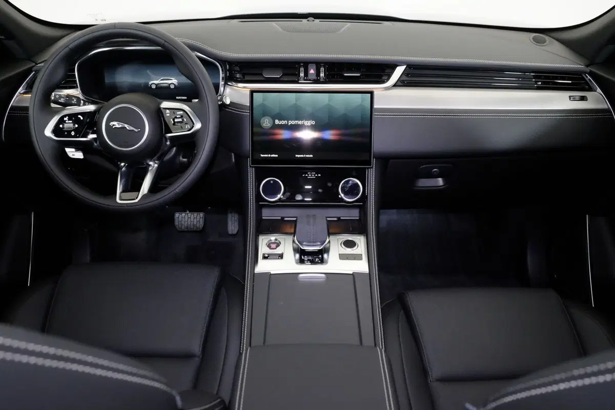 Jaguar F-Pace usata a Torino (4)