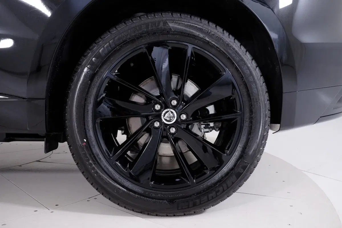 Jaguar F-Pace usata a Torino (9)