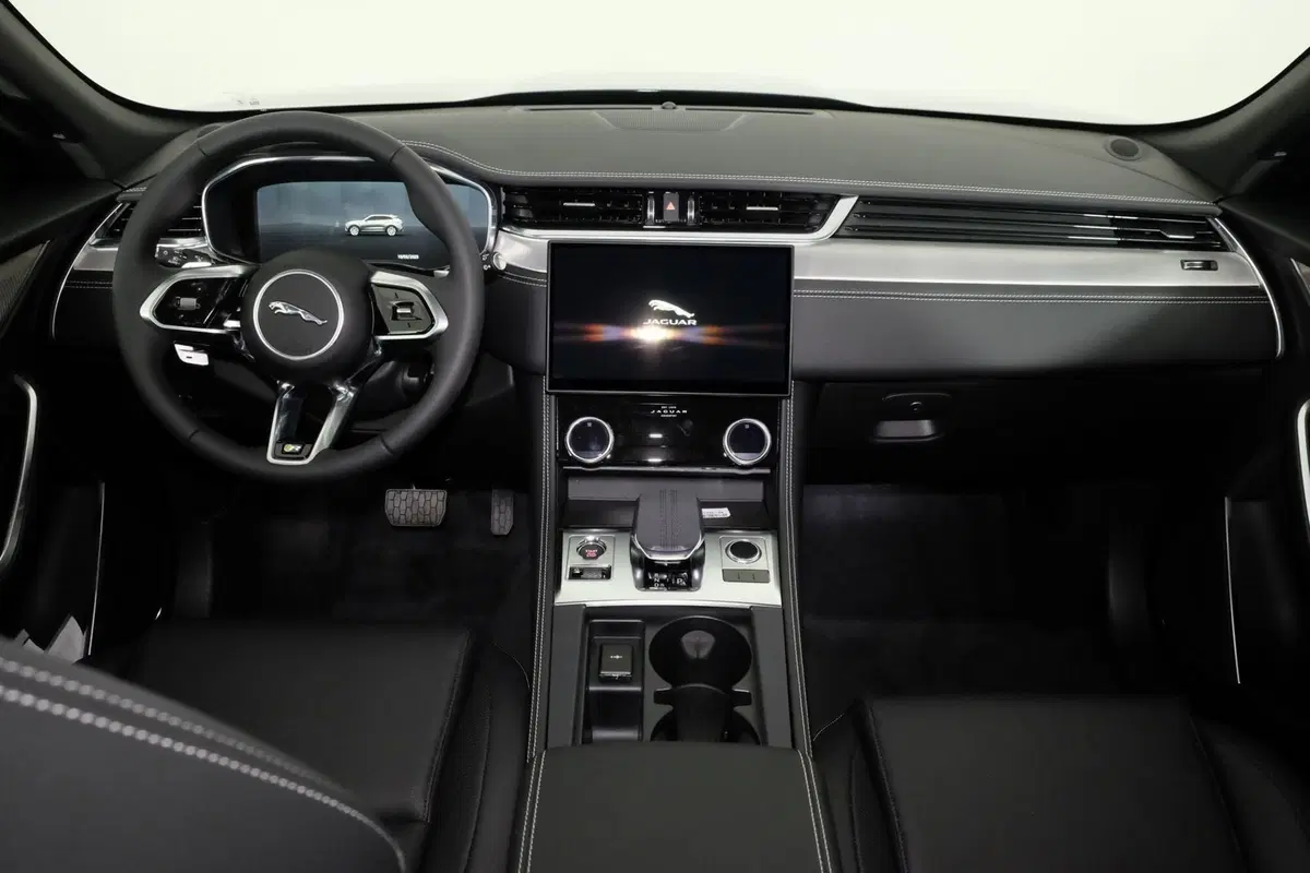 Jaguar F-Pace usata a Torino (4)