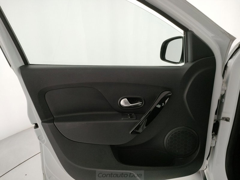 Dacia Sandero usata a Caserta (14)