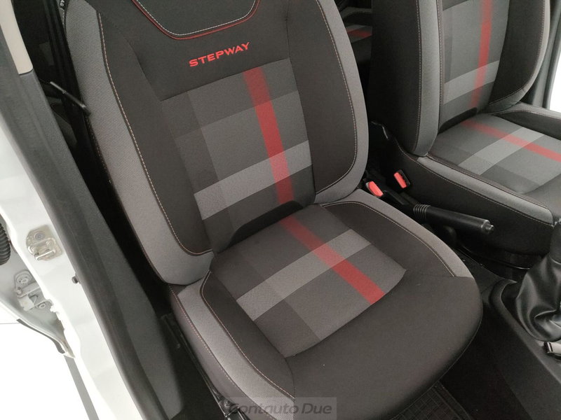 Dacia Sandero usata a Caserta (19)