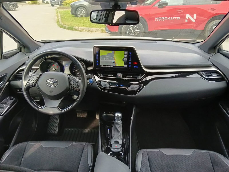 Toyota Toyota C-HR usata a Belluno (11)
