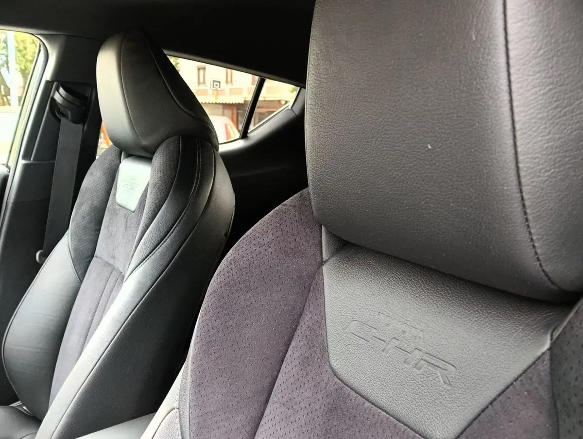 Toyota Toyota C-HR usata a Belluno (13)