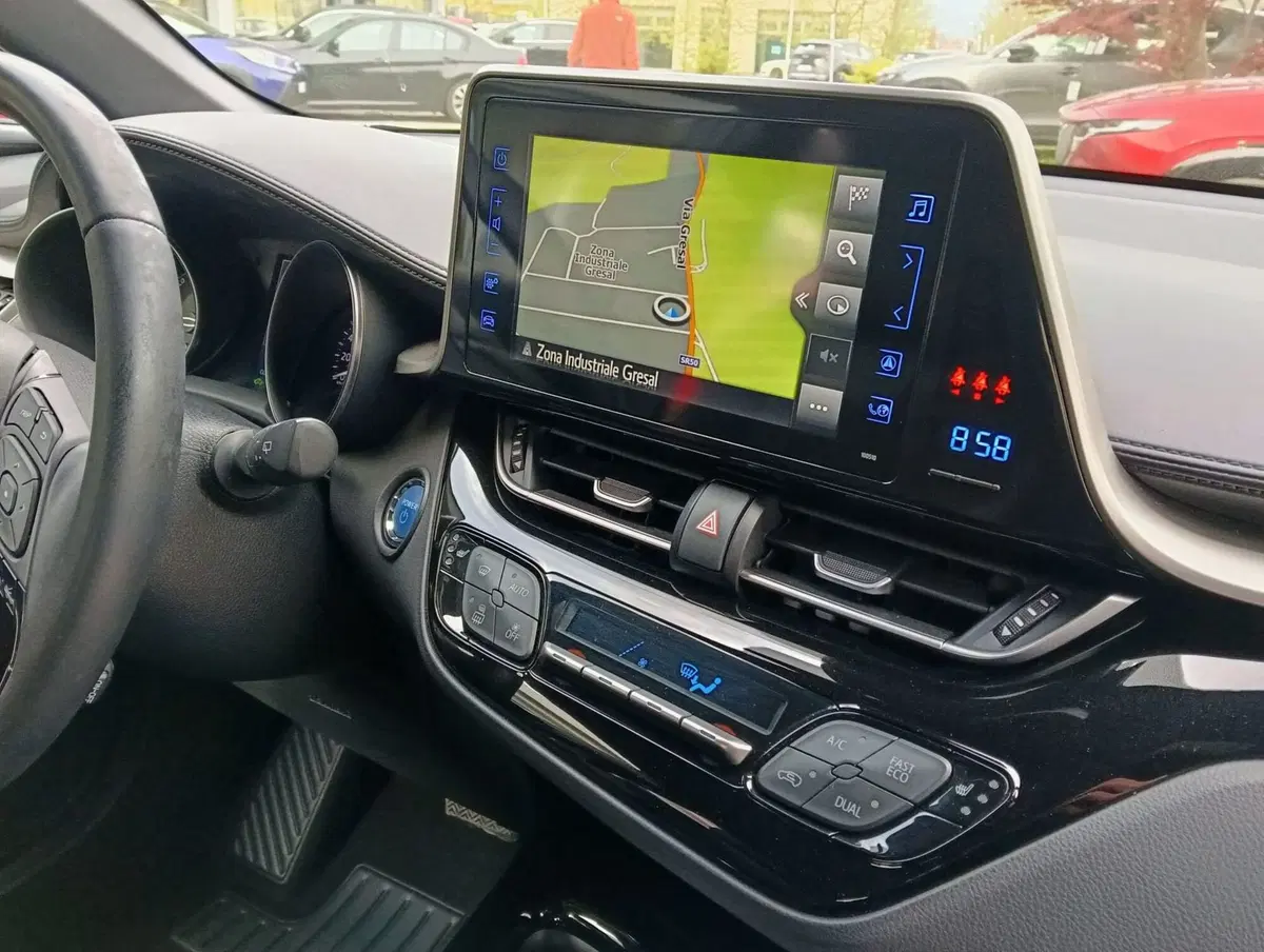 Toyota Toyota C-HR usata a Belluno (14)