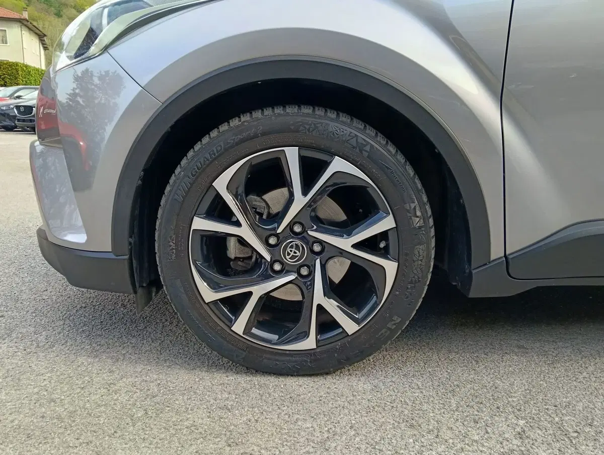 Toyota Toyota C-HR usata a Belluno (18)