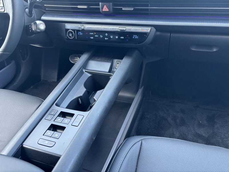 Hyundai Ioniq 6 nuova a Lucca (12)