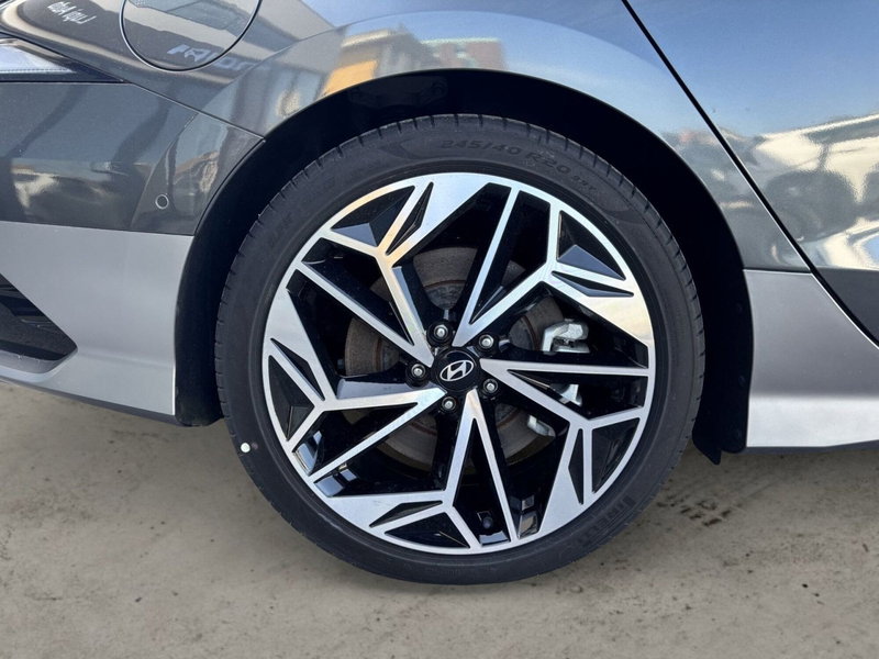 Hyundai Ioniq 6 nuova a Lucca (14)