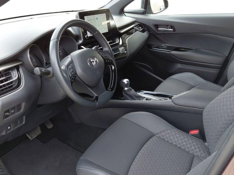 Toyota Toyota C-HR usata a Cagliari (12)