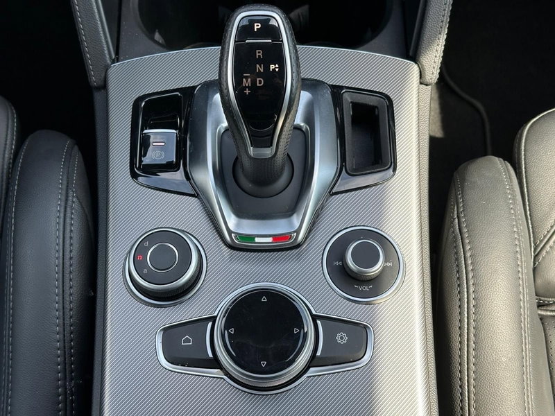 Alfa Romeo Stelvio usata a Pistoia (12)