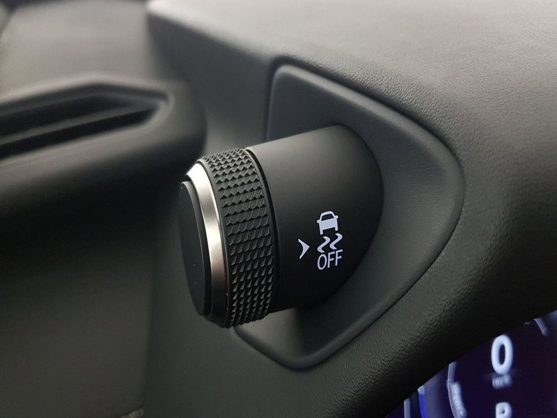 Lexus UX usata a Roma (12)