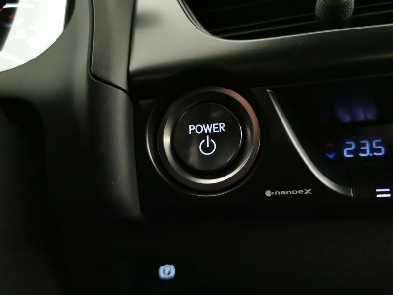 Lexus UX usata a Roma (17)