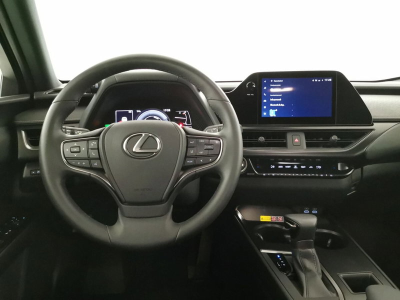 Lexus UX usata a Roma (9)