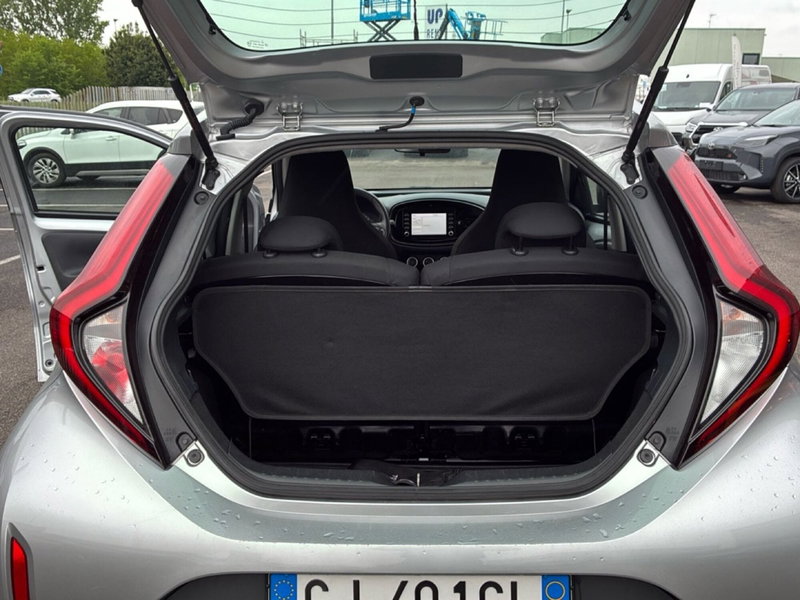 Toyota Aygo X usata a Mantova (15)