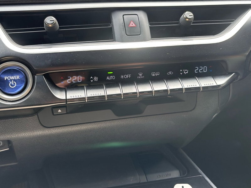 Lexus UX usata a Modena (12)