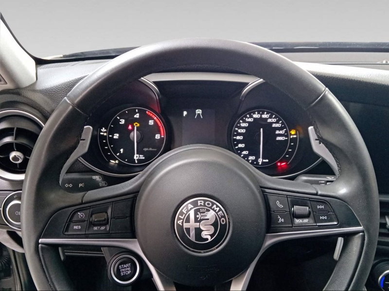 Alfa Romeo Giulia usata a Siena (10)