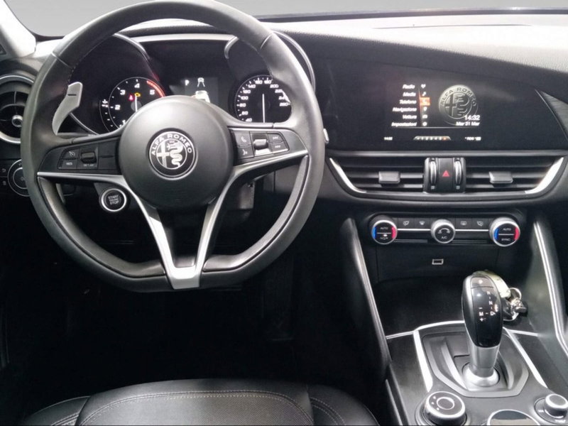 Alfa Romeo Giulia usata a Siena (11)