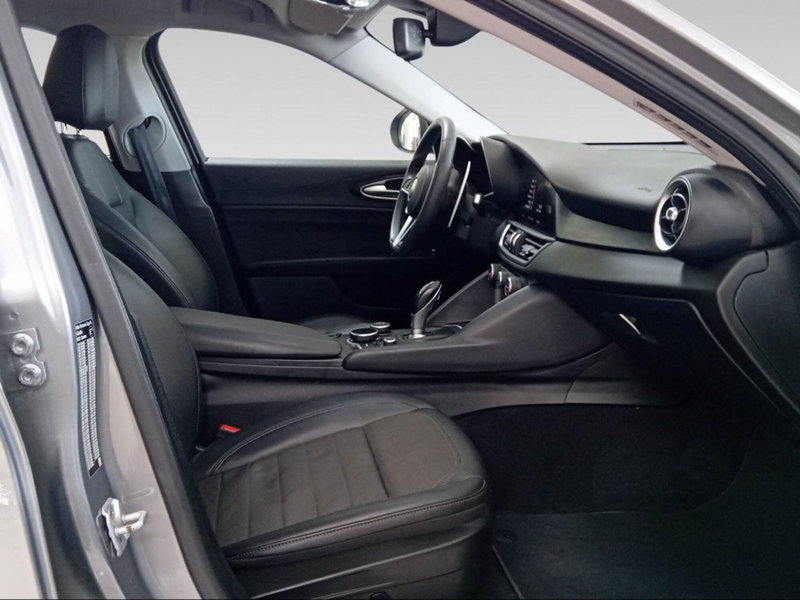 Alfa Romeo Giulia usata a Siena (13)