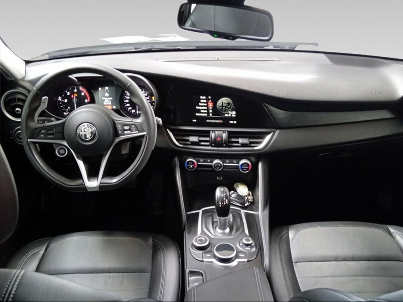 Alfa Romeo Giulia usata a Siena (14)
