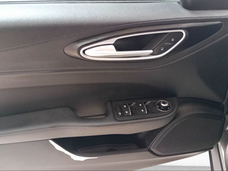 Alfa Romeo Giulia usata a Siena (17)