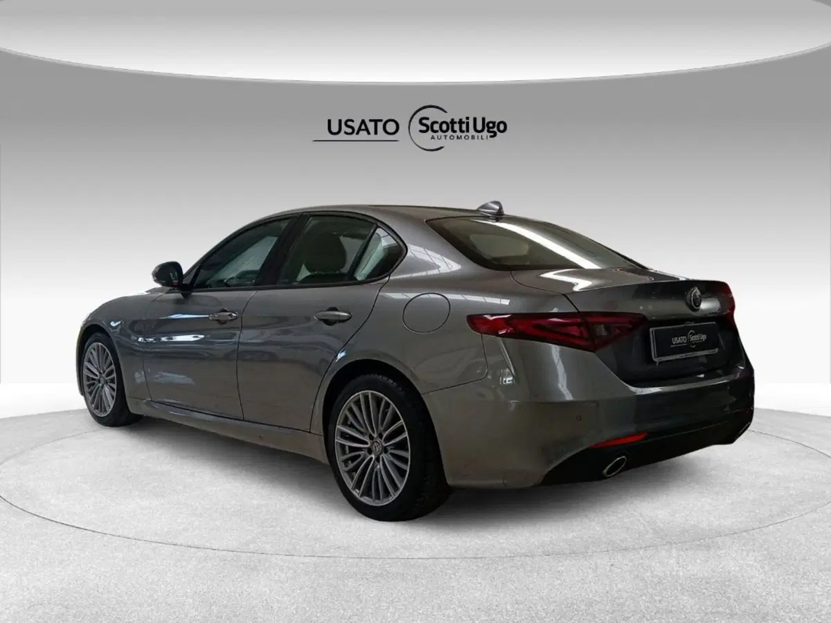 Alfa Romeo Giulia usata a Siena (6)