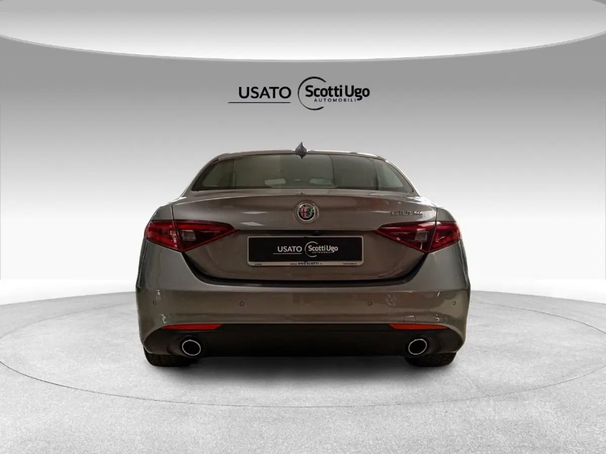 Alfa Romeo Giulia usata a Siena (7)
