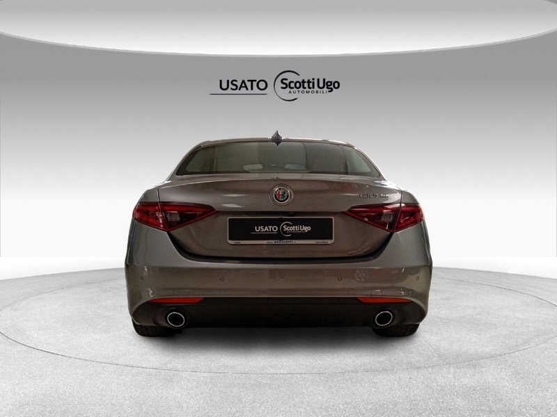 Alfa Romeo Giulia usata a Siena (7)