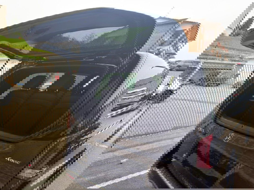 Mercedes-Benz Classe V nuova a Firenze (6)