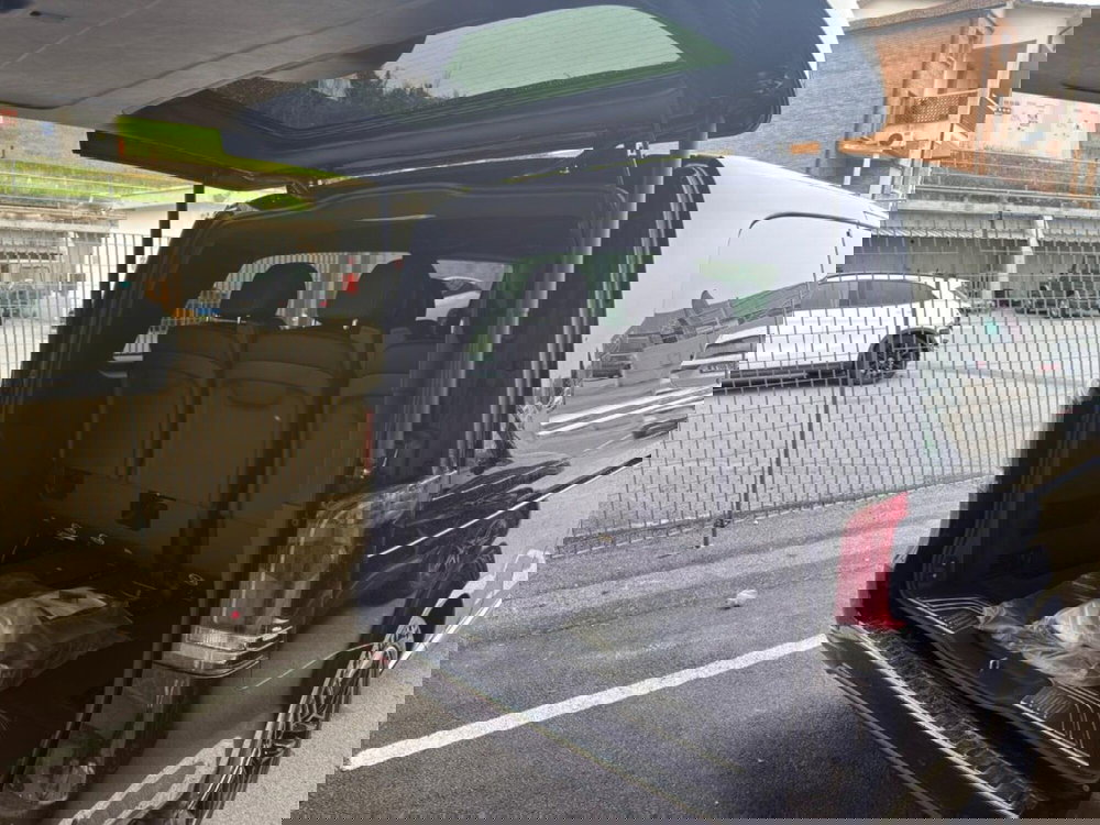 Mercedes-Benz Classe V nuova a Firenze (7)