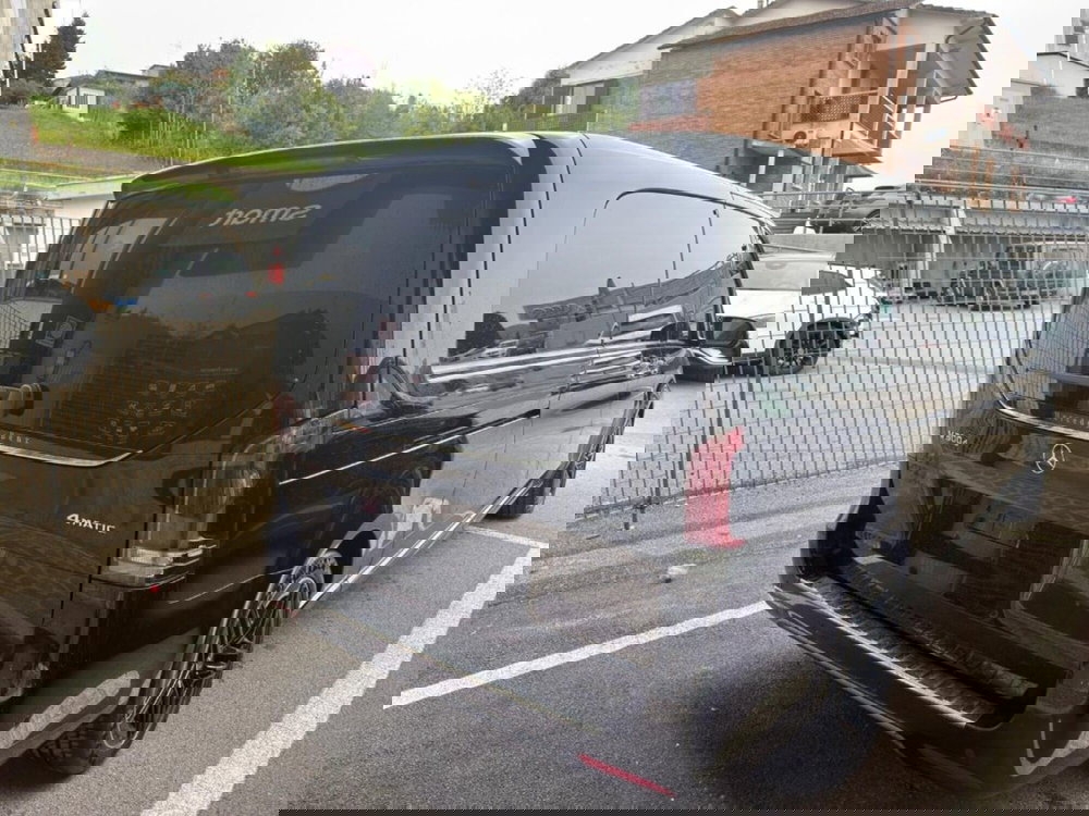 Mercedes-Benz Classe V nuova a Firenze (8)