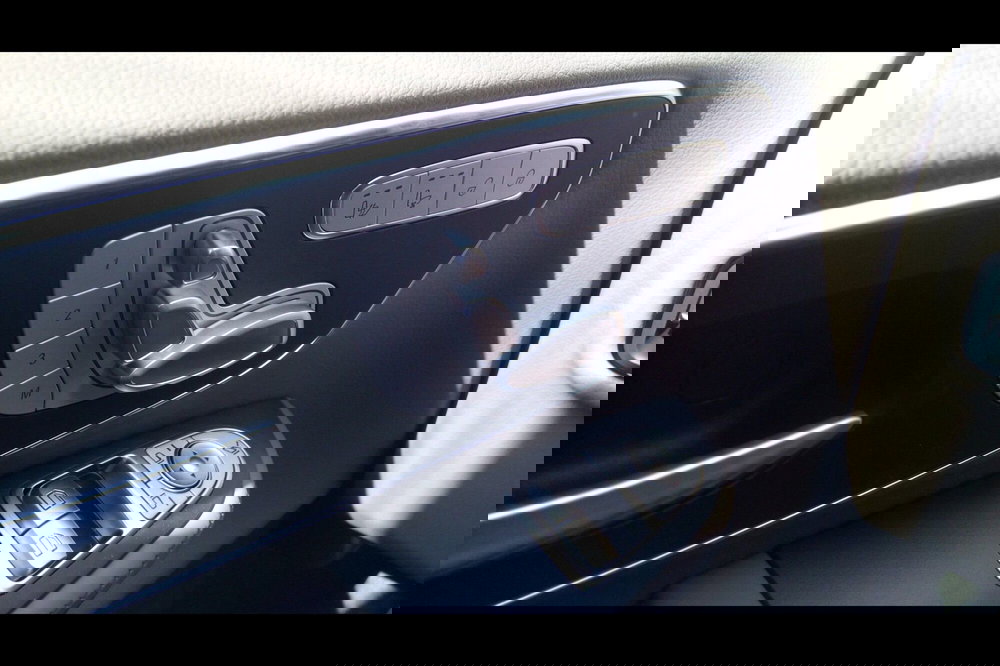 Mercedes-Benz Classe V nuova a Pescara (13)