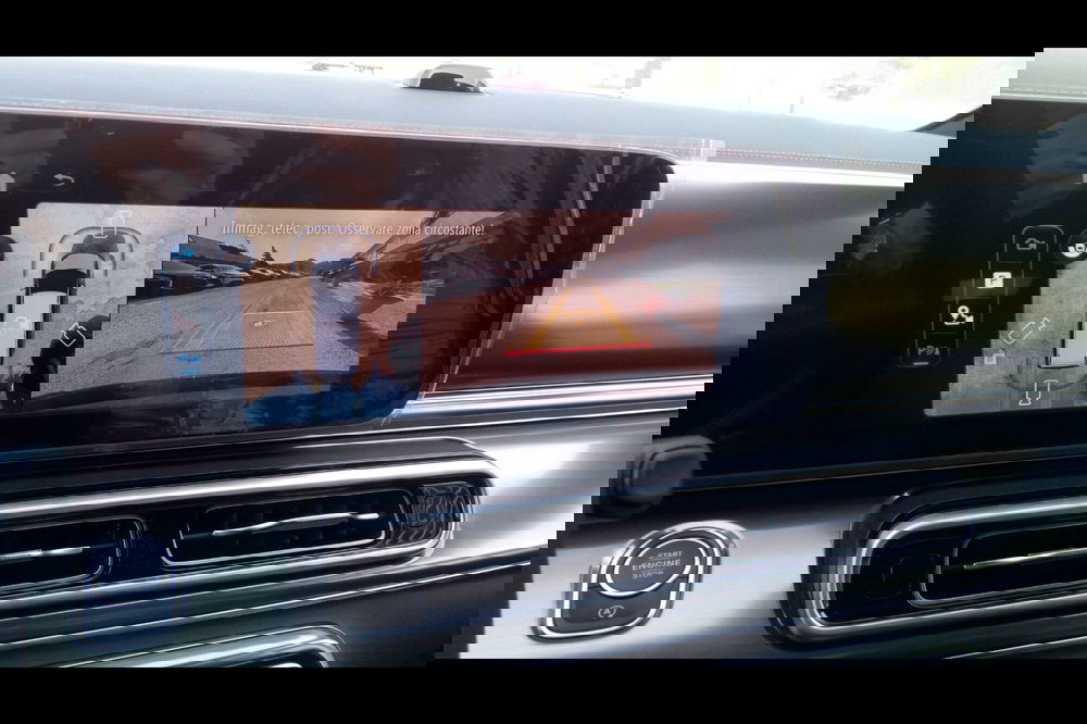 Mercedes-Benz Classe V nuova a Pescara (14)