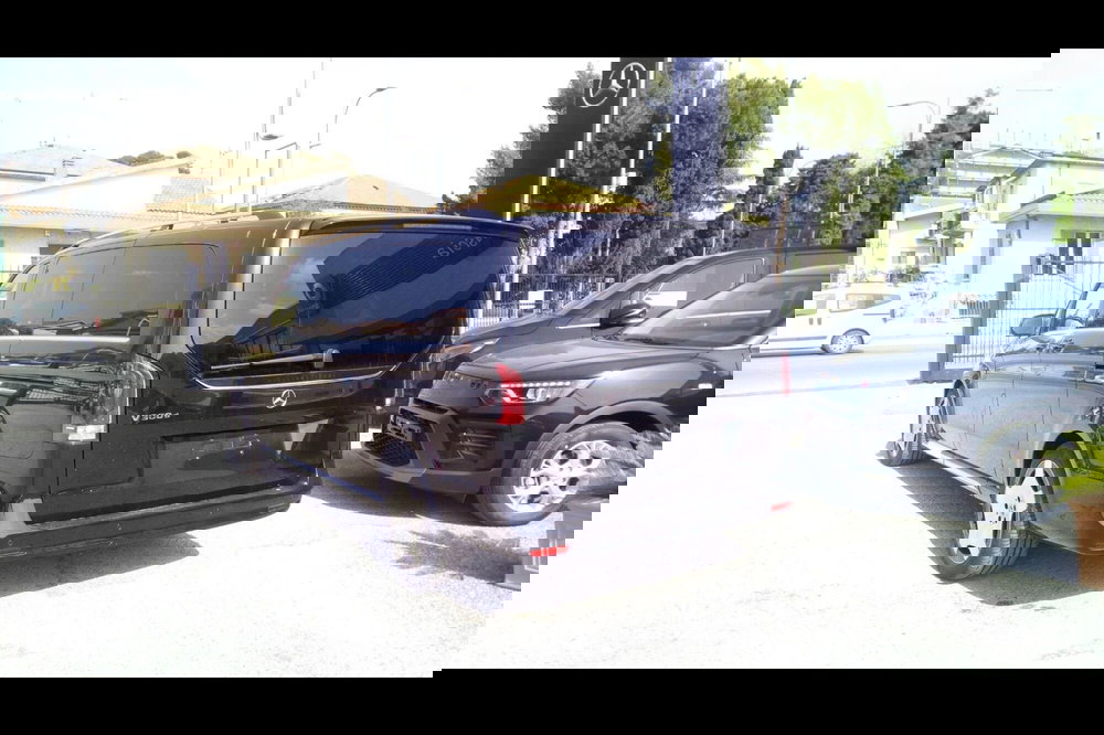 Mercedes-Benz Classe V nuova a Pescara (3)