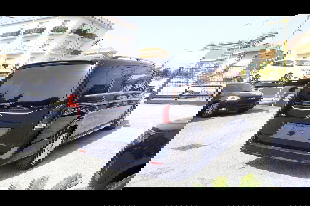 Mercedes-Benz Classe V nuova a Pescara (4)