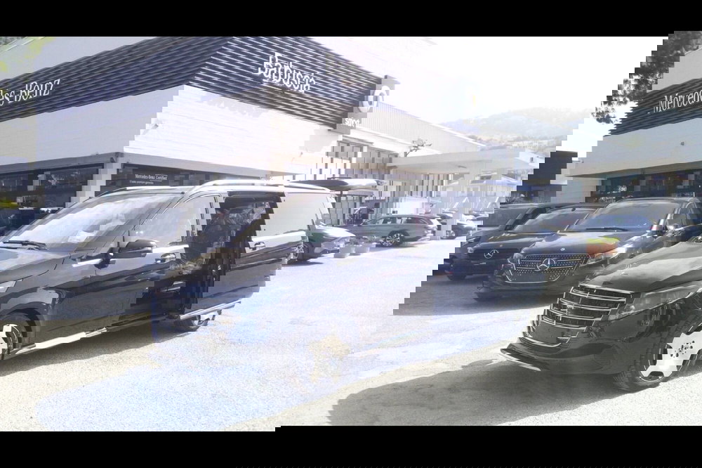 Mercedes-Benz Classe V nuova a Pescara (5)